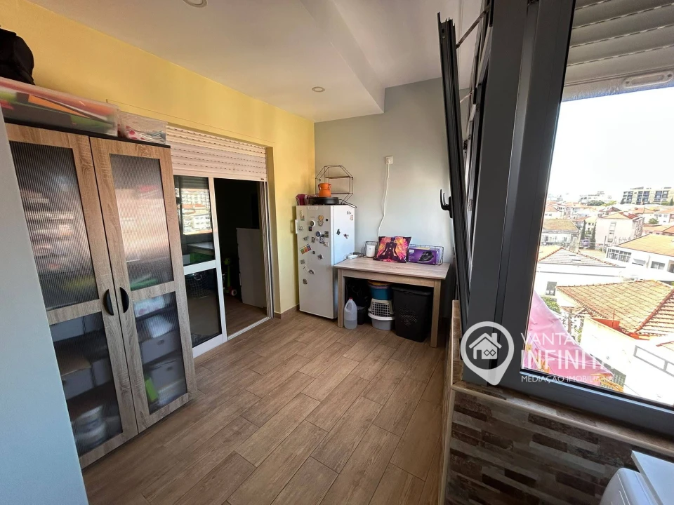 Apartamento T3 para Venda em Laranjeiro e Feijó Foto 19
