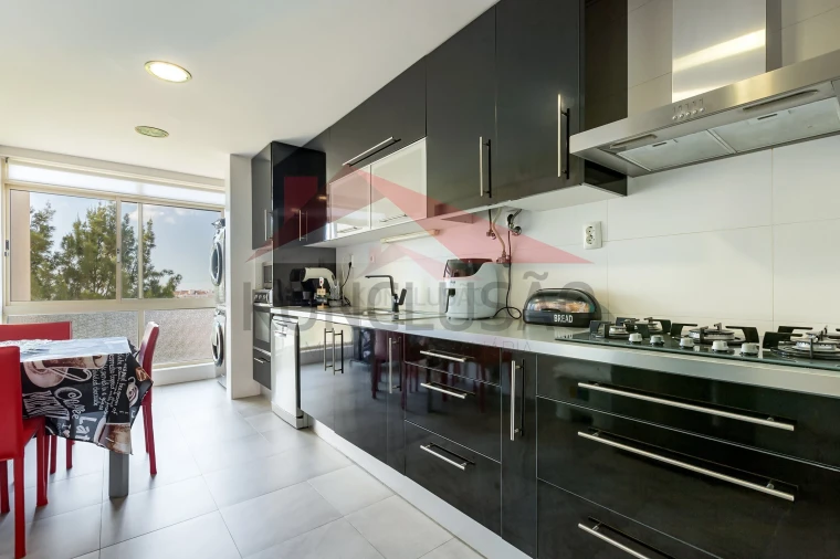 Apartamento T3 para Venda em Póvoa de Santa Iria e Forte da Casa Foto 3