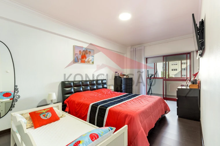 Apartamento T3 para Venda em Póvoa de Santa Iria e Forte da Casa Foto 11