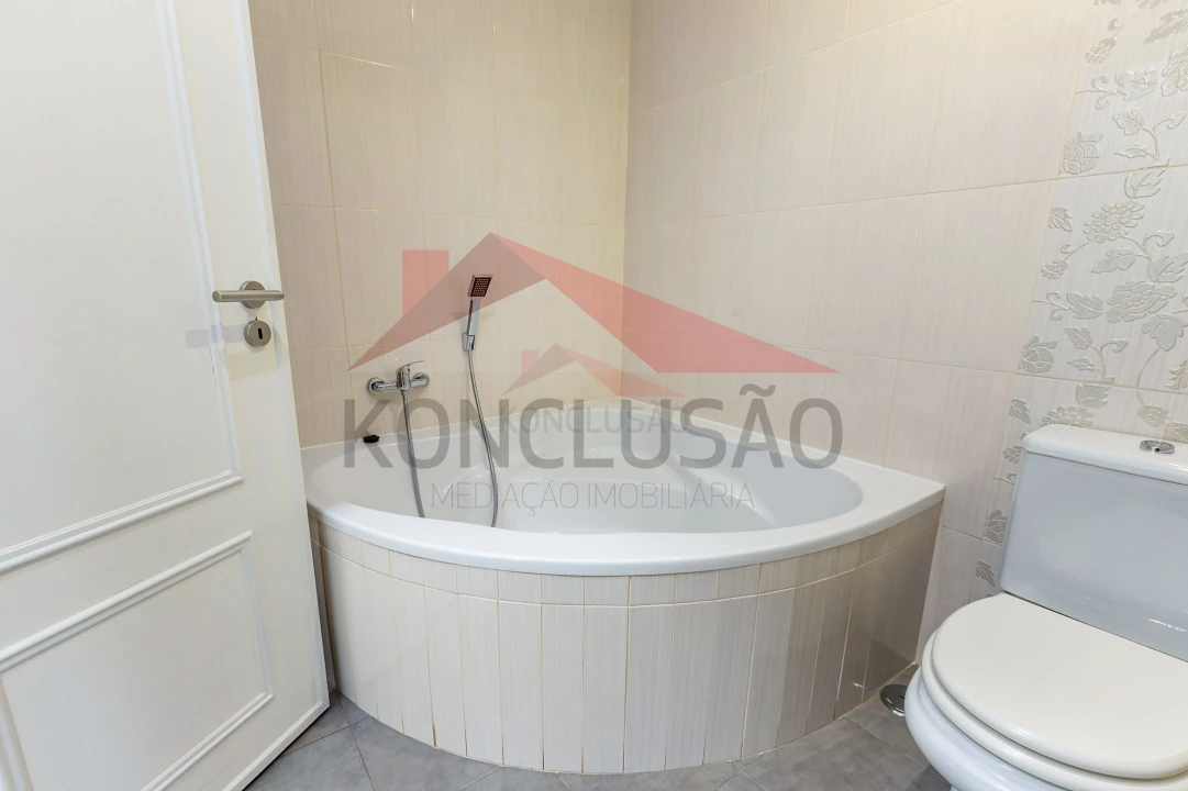Apartamento T3 para Venda em Póvoa de Santa Iria e Forte da Casa Foto 10