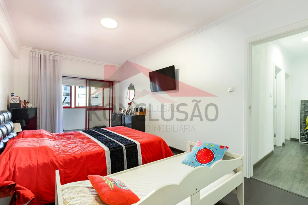 Apartamento T3 para Venda em Póvoa de Santa Iria e Forte da Casa Foto 14