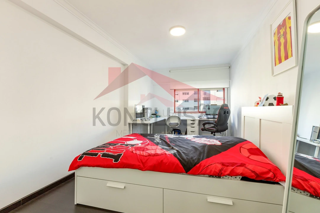 Apartamento T3 para Venda em Póvoa de Santa Iria e Forte da Casa Foto 18