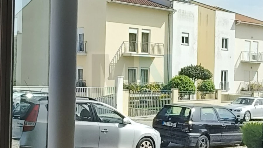 Loja para Arrendamento em São Martinho do Bispo e Ribeira de Frades