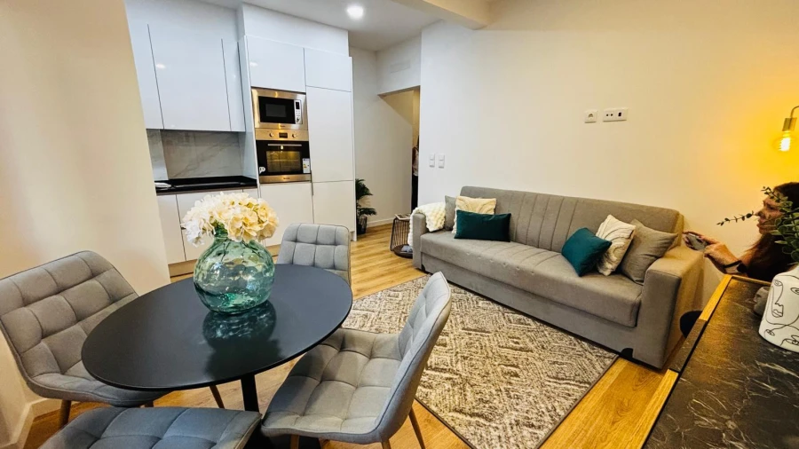 Apartamento T2 para Venda em Benfica Foto 3