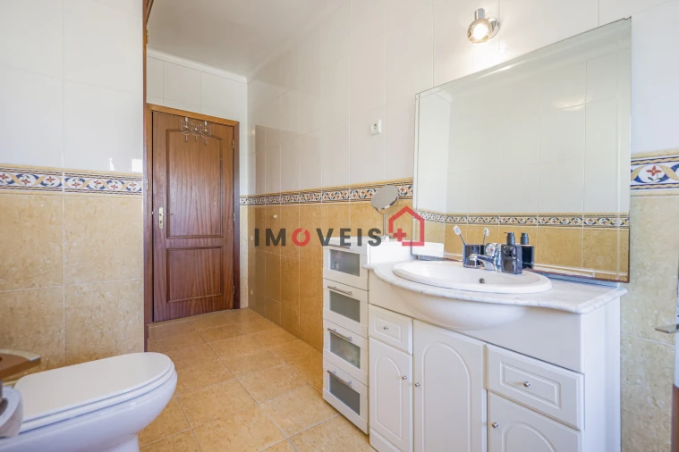 Apartamento T3 para Venda em Batalha Foto 9