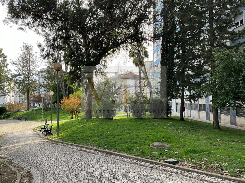 Apartamento T2 para Venda em Odivelas Foto 8
