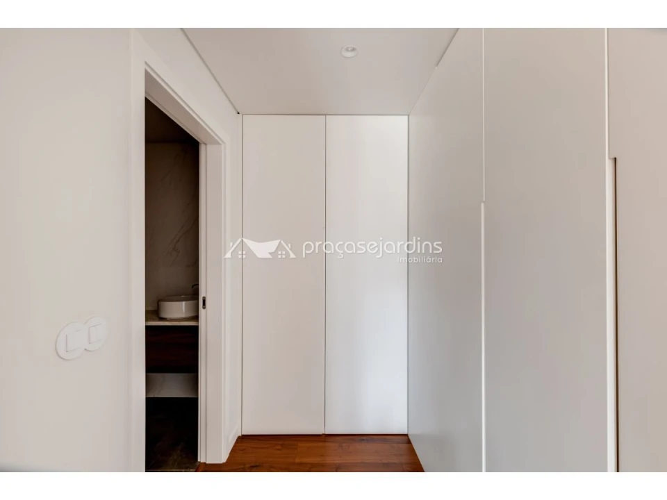 Apartamento T4 para Venda em Leiria, Pousos, Barreira e Cortes Foto 19
