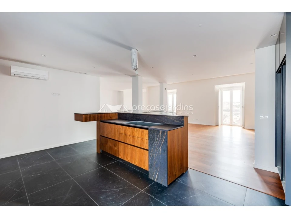 Apartamento T4 para Venda em Leiria, Pousos, Barreira e Cortes Foto 11