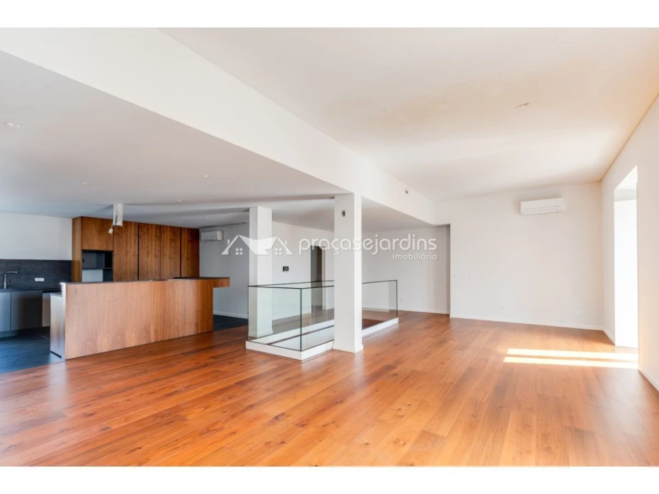 Apartamento T4 para Venda em Leiria, Pousos, Barreira e Cortes Foto 2