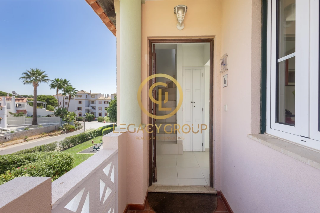 Apartamento T2 para Venda em Quarteira Foto 4