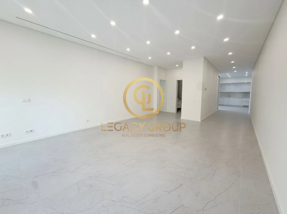 Apartamento T1 para Venda em Quarteira Foto 4