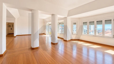 Apartamento T3 para Venda em Avenidas Novas