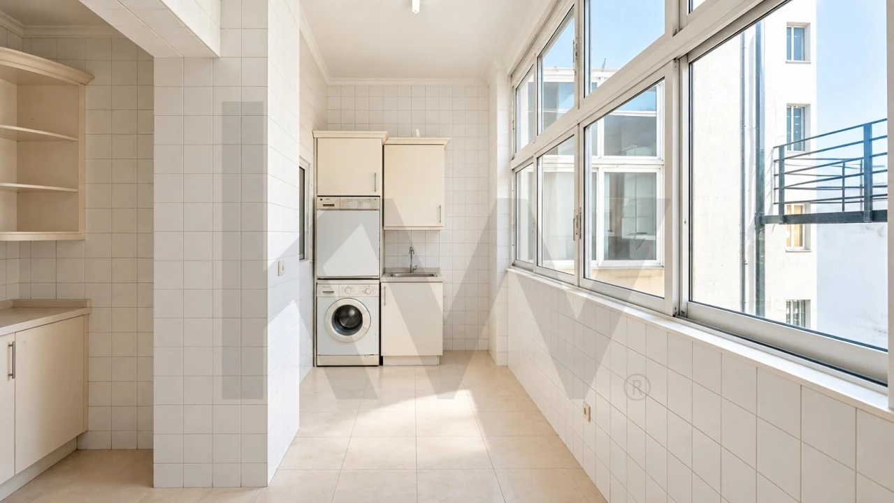 Apartamento T3 para Venda em Avenidas Novas Foto 12