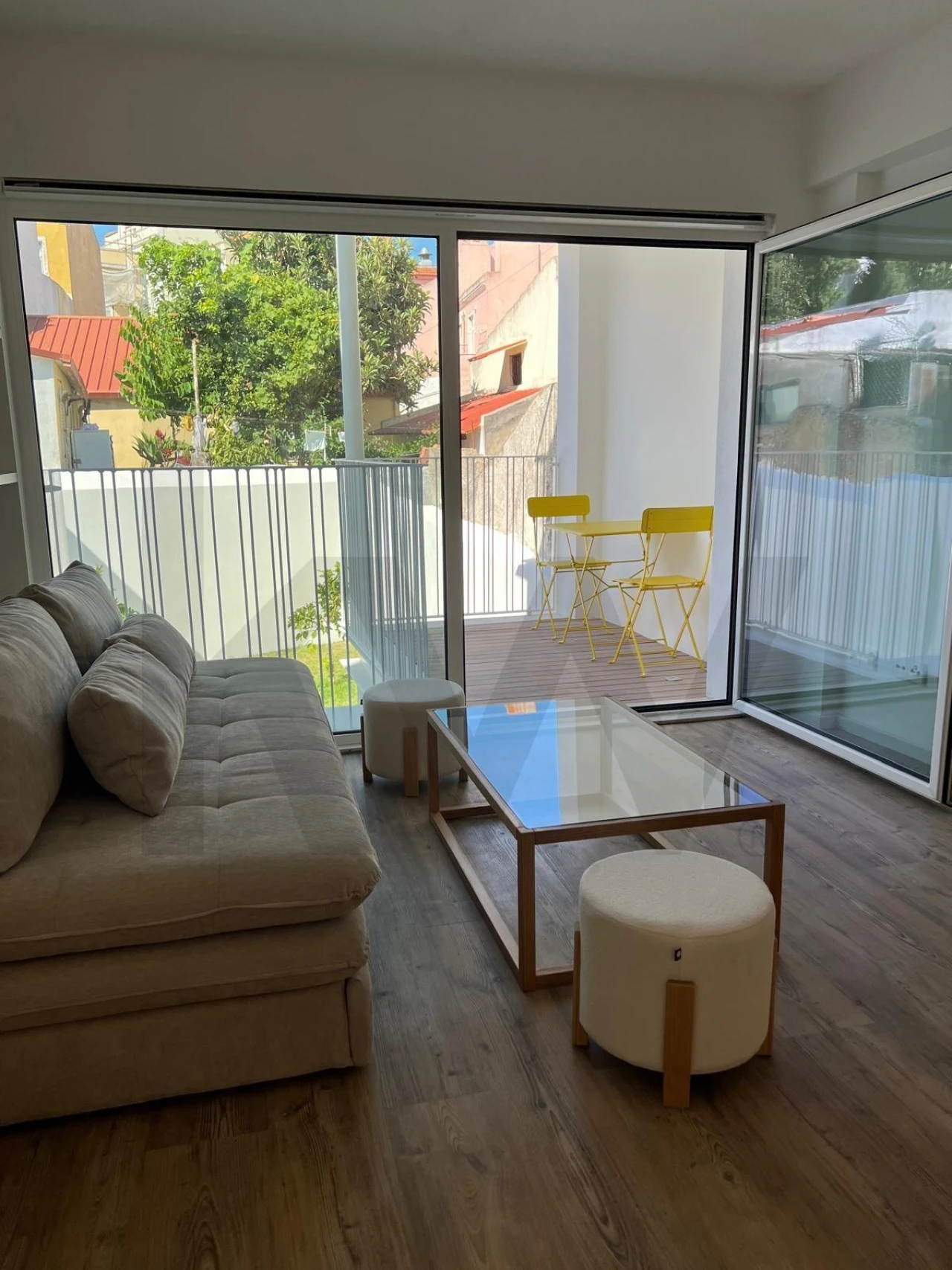 Apartamento T1 para Arrendamento em São Vicente Foto 1