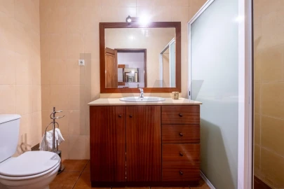 Moradia T4 para Venda em Ponta Delgada (São Pedro)