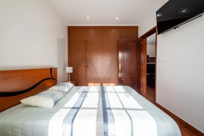Moradia T4 para Venda em Ponta Delgada (São Pedro)