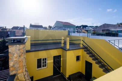 Moradia T4 para Venda em Ponta Delgada (São Pedro)