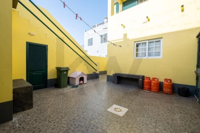 Moradia T4 para Venda em Ponta Delgada (São Pedro)