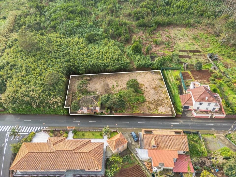 Moradia T3 para Venda em Porto Moniz Foto 9
