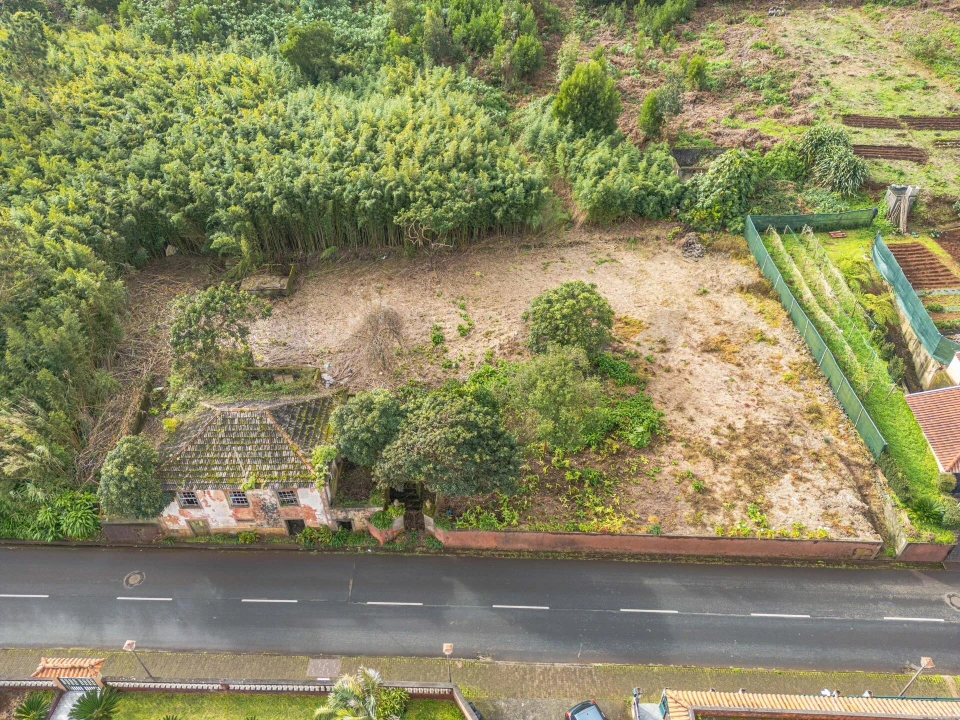 Moradia T3 para Venda em Porto Moniz Foto 8