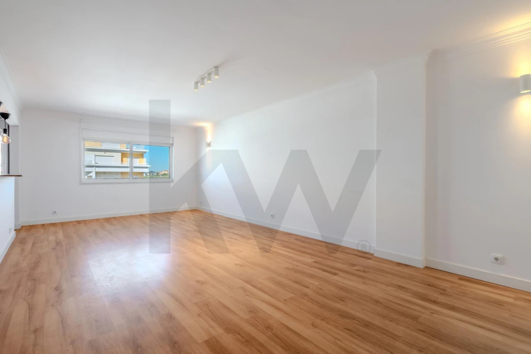 Apartamento T2 para Arrendamento em Carcavelos e Parede Foto 10