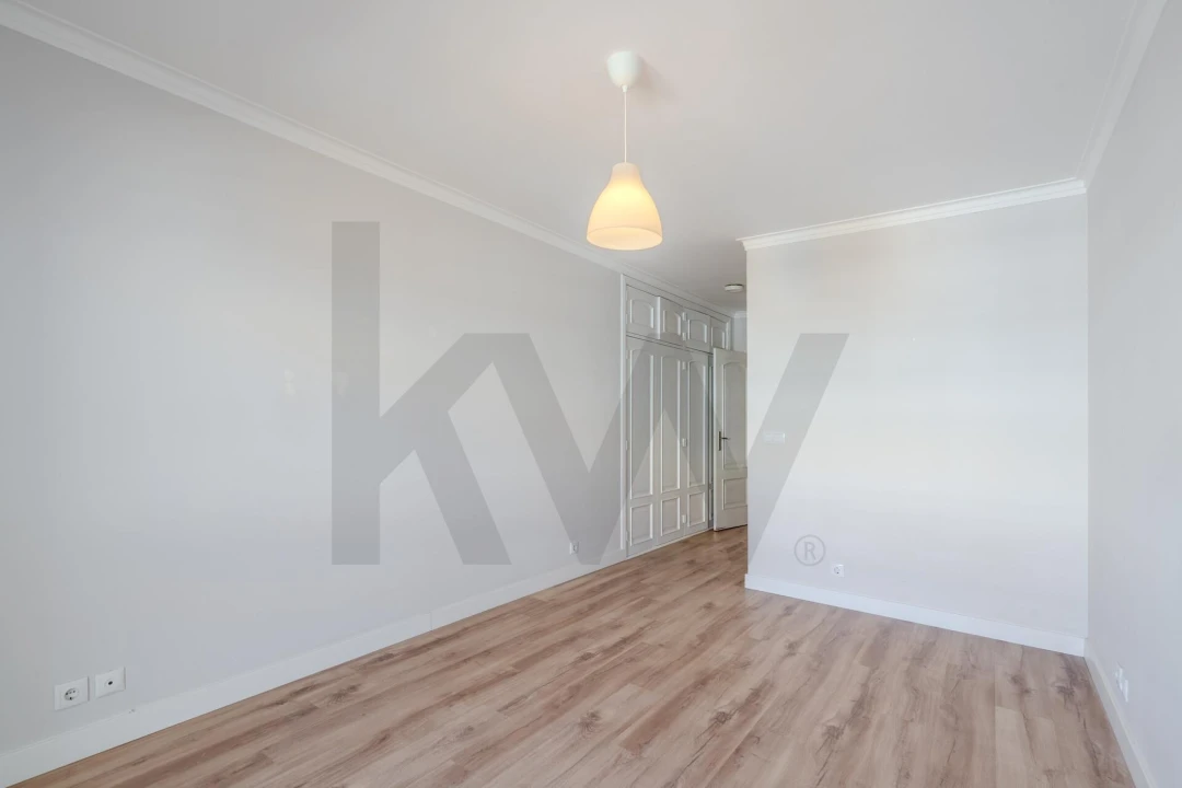 Apartamento T2 para Arrendamento em Carcavelos e Parede Foto 16