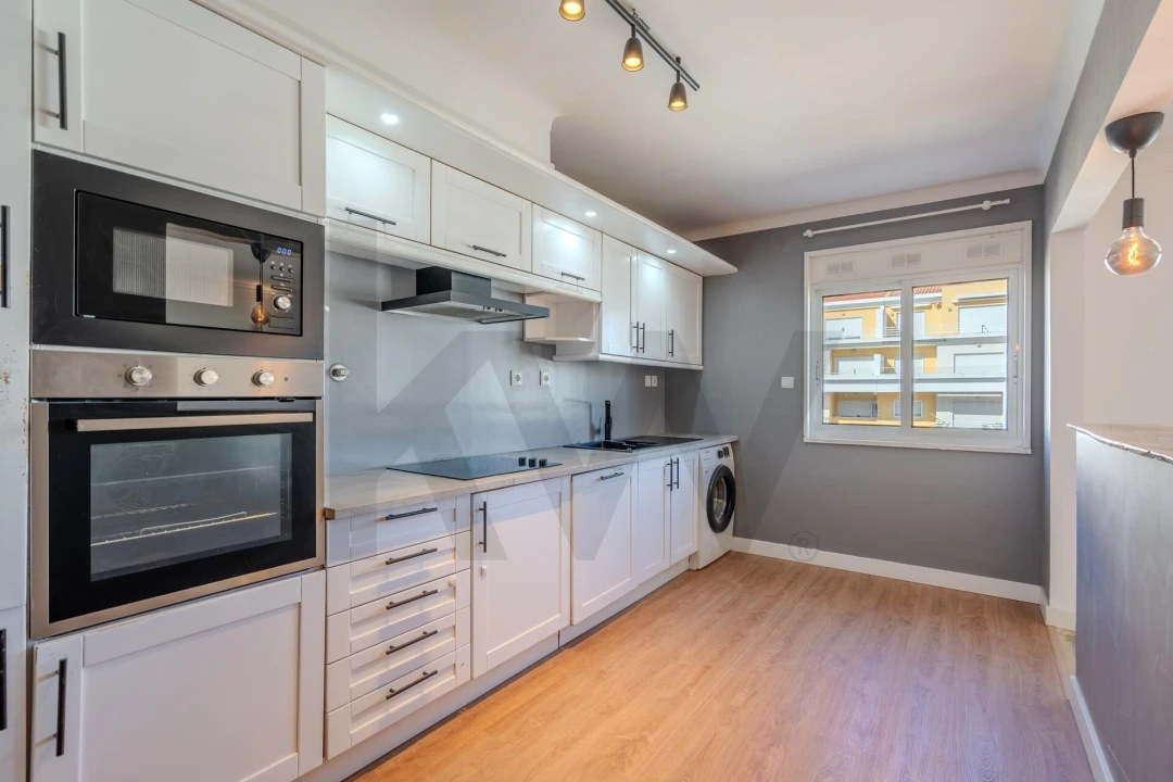 Apartamento T2 para Arrendamento em Carcavelos e Parede Foto 3