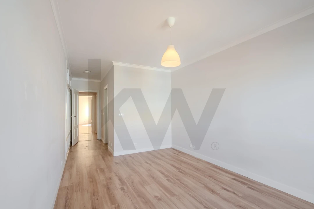 Apartamento T2 para Arrendamento em Carcavelos e Parede Foto 15