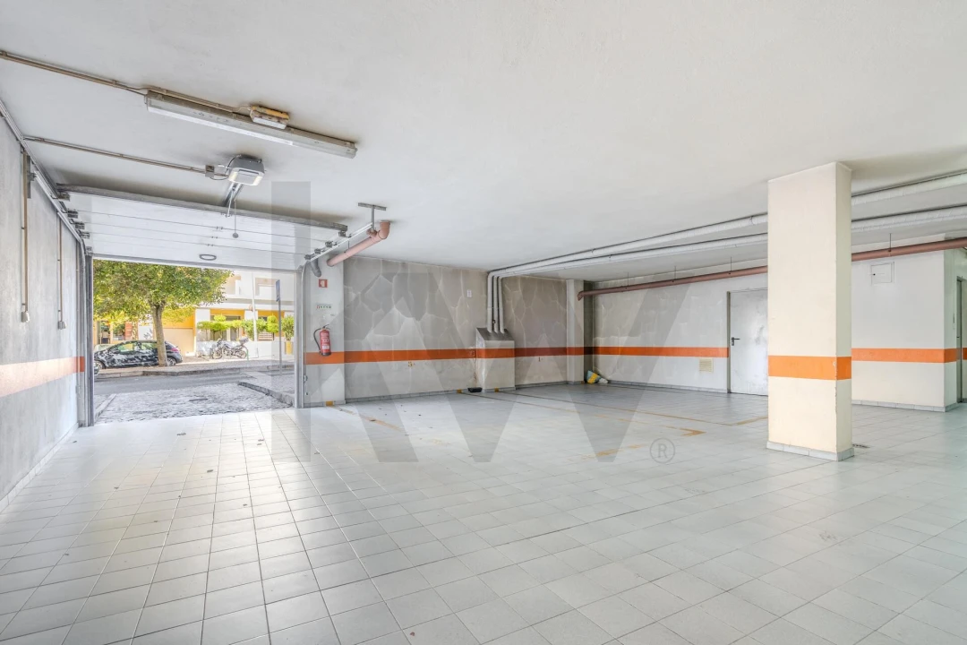 Apartamento T2 para Arrendamento em Carcavelos e Parede Foto 32
