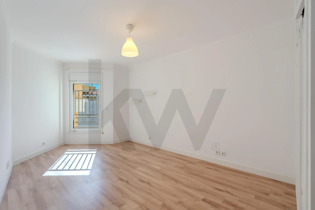 Apartamento T2 para Arrendamento em Carcavelos e Parede Foto 23