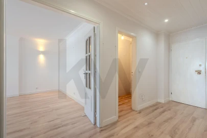 Apartamento T2 para Arrendamento em Carcavelos e Parede