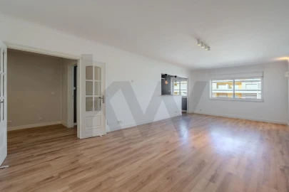 Apartamento T2 para Arrendamento em Carcavelos e Parede
