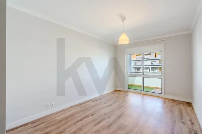 Apartamento T2 para Arrendamento em Carcavelos e Parede