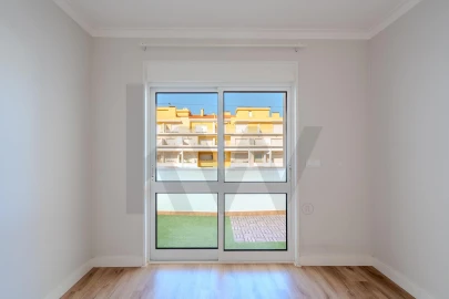 Apartamento T2 para Arrendamento em Carcavelos e Parede