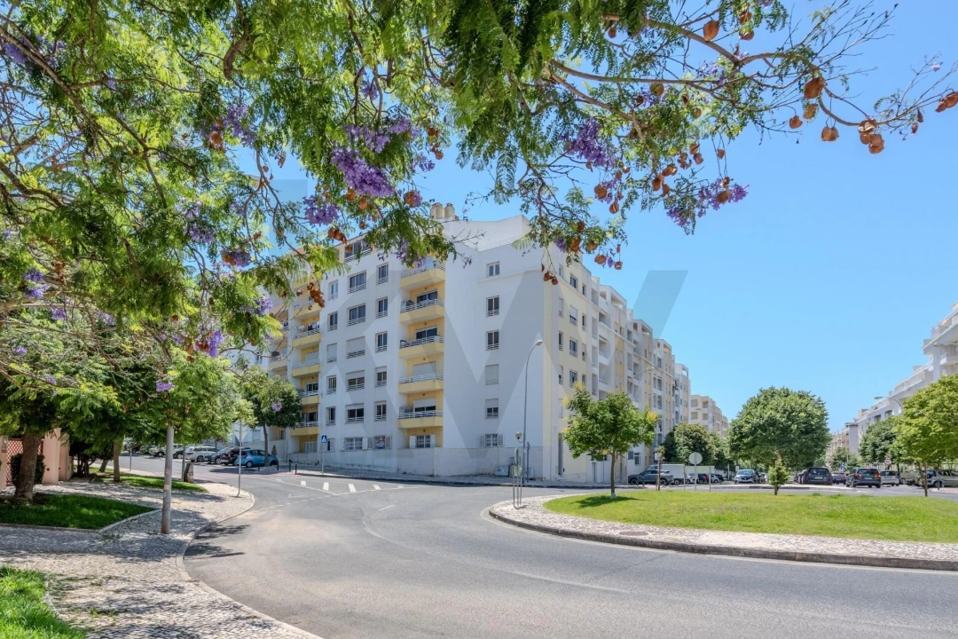 Apartamento T2 para Arrendamento em Carcavelos e Parede Foto 35