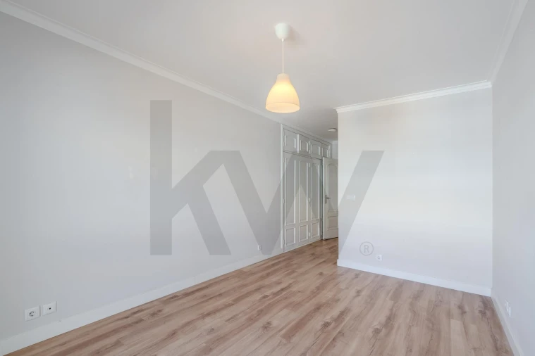 Apartamento T2 para Arrendamento em Carcavelos e Parede Foto 16