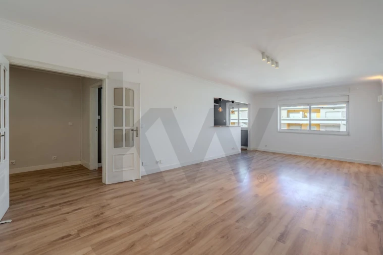 Apartamento T2 para Arrendamento em Carcavelos e Parede Foto 9