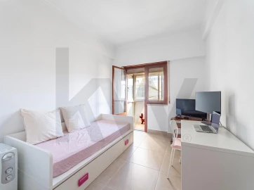 Apartamento T2 para Venda em Póvoa de Santo Adrião e Olival Basto