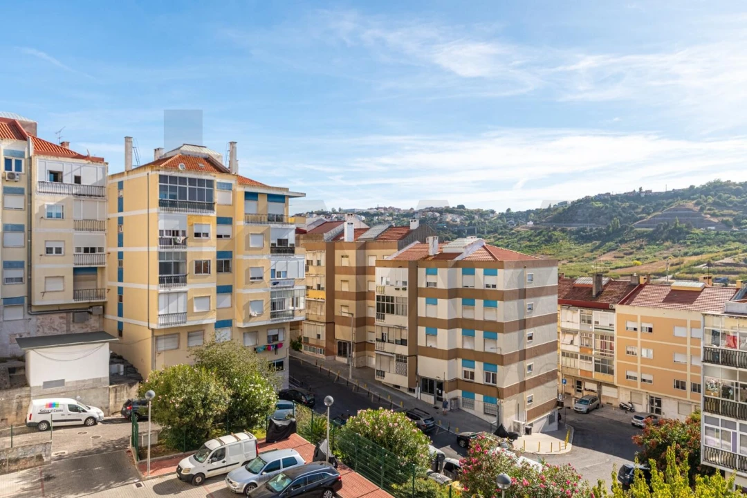Apartamento T2 para Venda em Póvoa de Santo Adrião e Olival Basto Foto 5