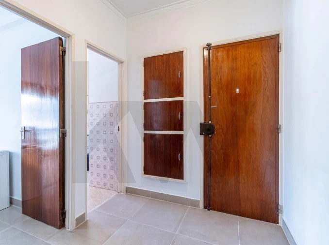 Apartamento T2 para Venda em Póvoa de Santo Adrião e Olival Basto Foto 9