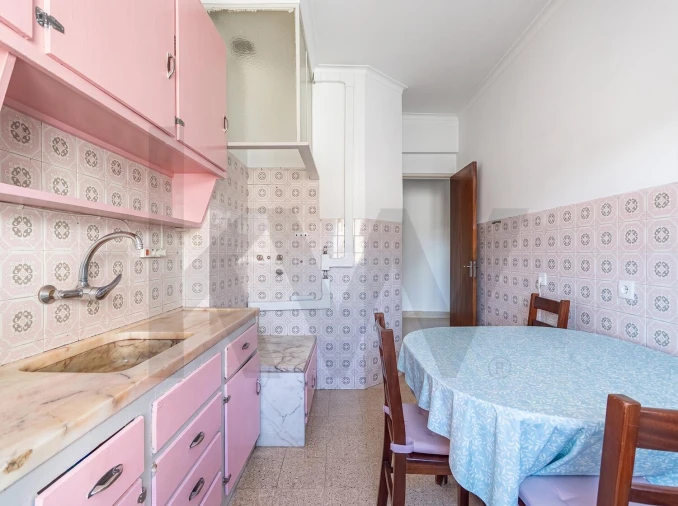 Apartamento T2 para Venda em Póvoa de Santo Adrião e Olival Basto Foto 7