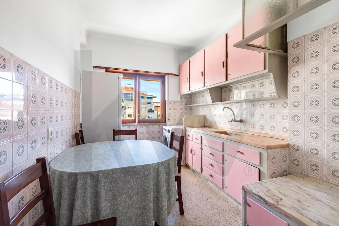Apartamento T2 para Venda em Póvoa de Santo Adrião e Olival Basto Foto 6