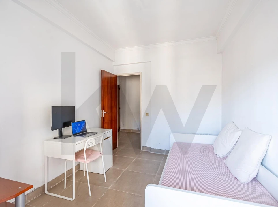 Apartamento T2 para Venda em Póvoa de Santo Adrião e Olival Basto Foto 2