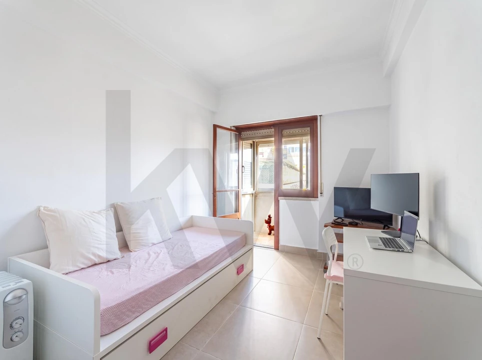 Apartamento T2 para Venda em Póvoa de Santo Adrião e Olival Basto Foto 1
