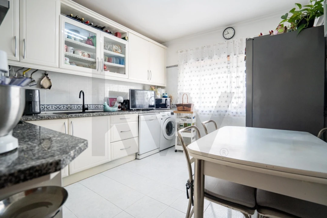 Apartamento T3 para Venda em Costa da Caparica Foto 26