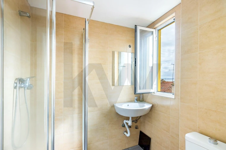 Apartamento T1 para Arrendamento em São Vicente Foto 6