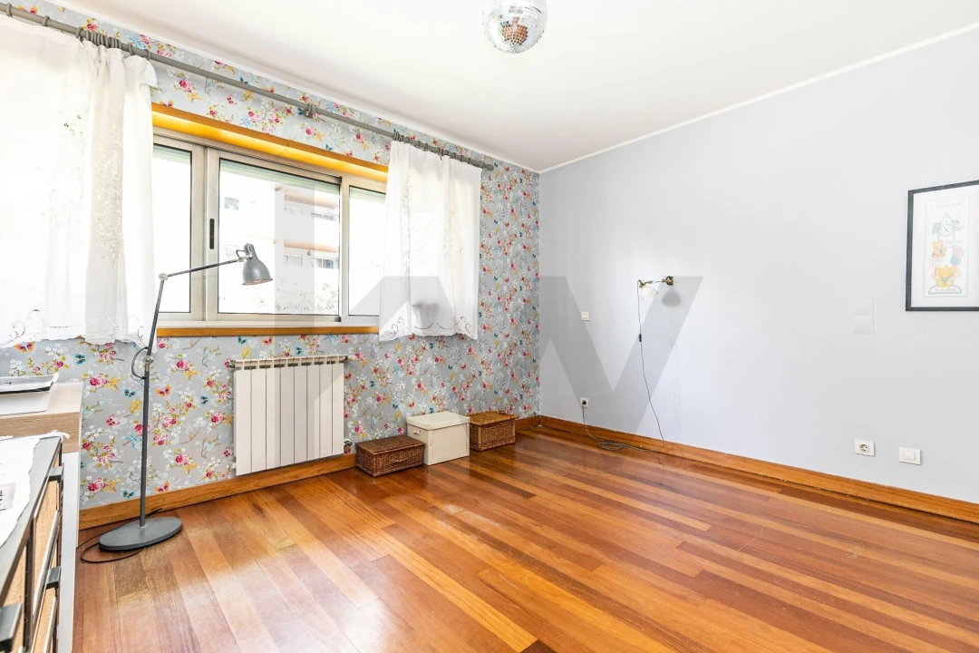 Apartamento T4 para Arrendamento em Lumiar Foto 14