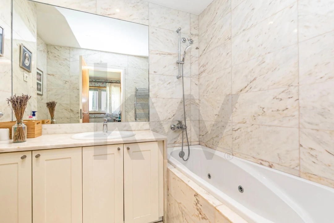 Apartamento T4 para Arrendamento em Lumiar Foto 18