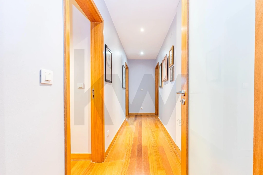 Apartamento T4 para Arrendamento em Lumiar Foto 9