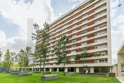 Apartamento T4 para Arrendamento em Lumiar